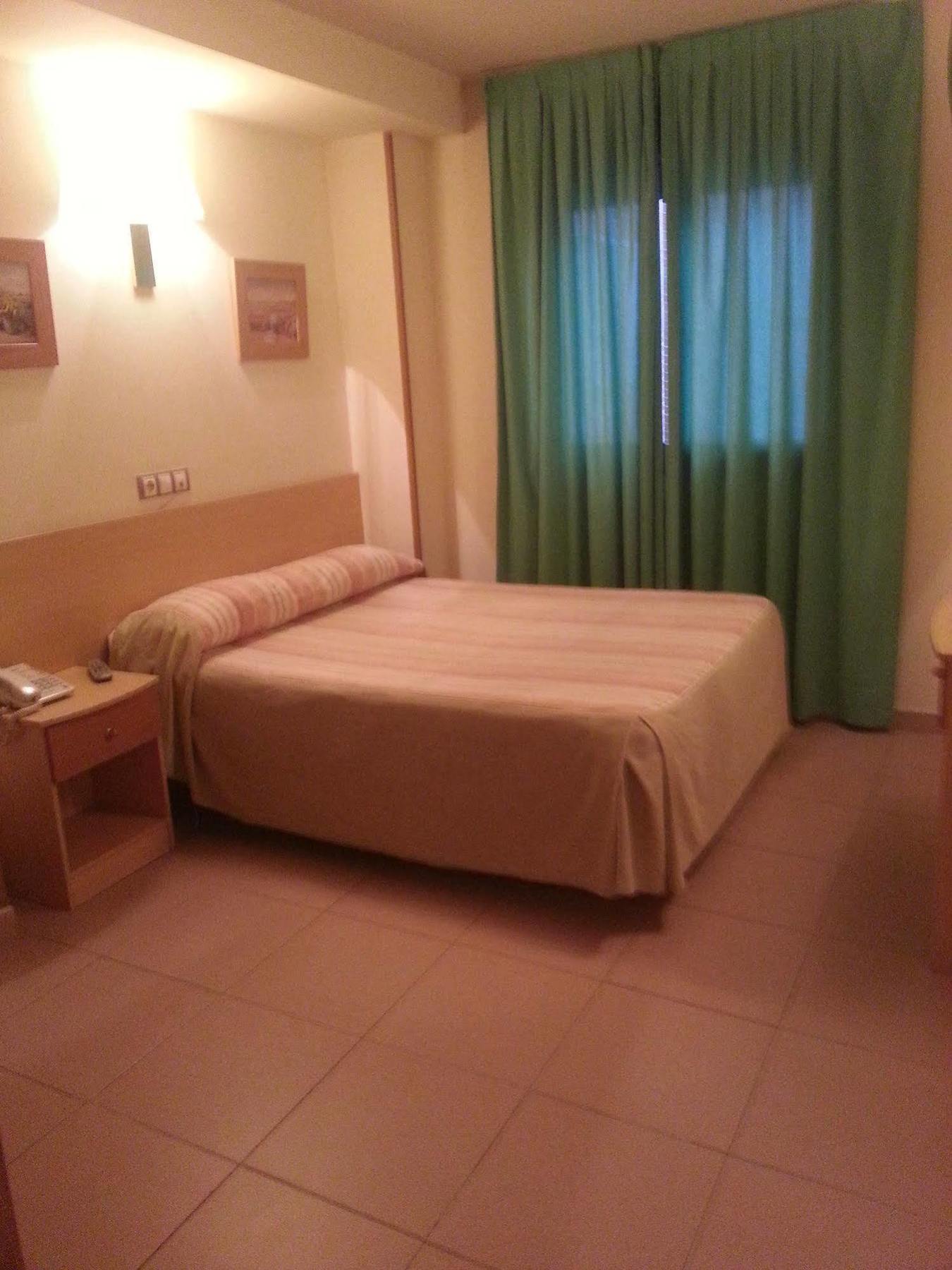 Hostal El Arco Mejorada Del Campo Eksteriør bilde