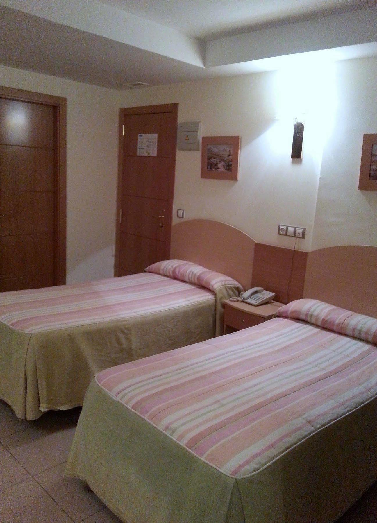 Hostal El Arco Mejorada Del Campo Eksteriør bilde