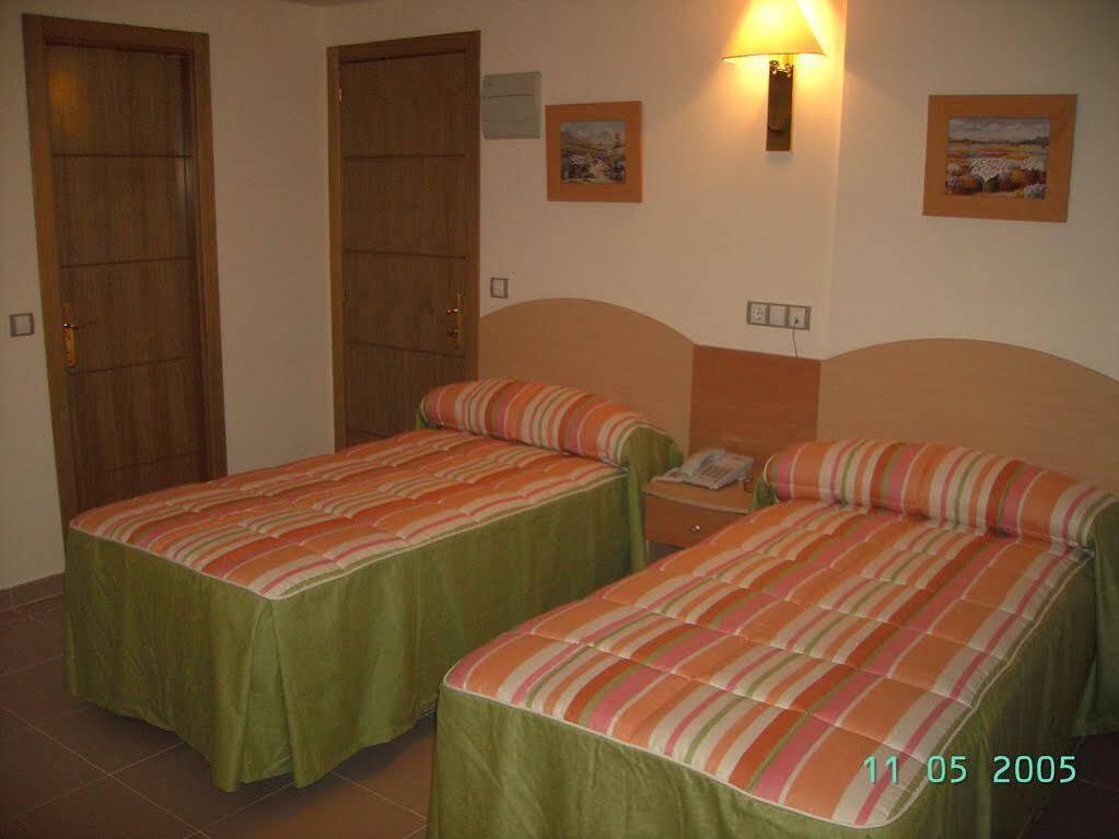 Hostal El Arco Mejorada Del Campo Eksteriør bilde