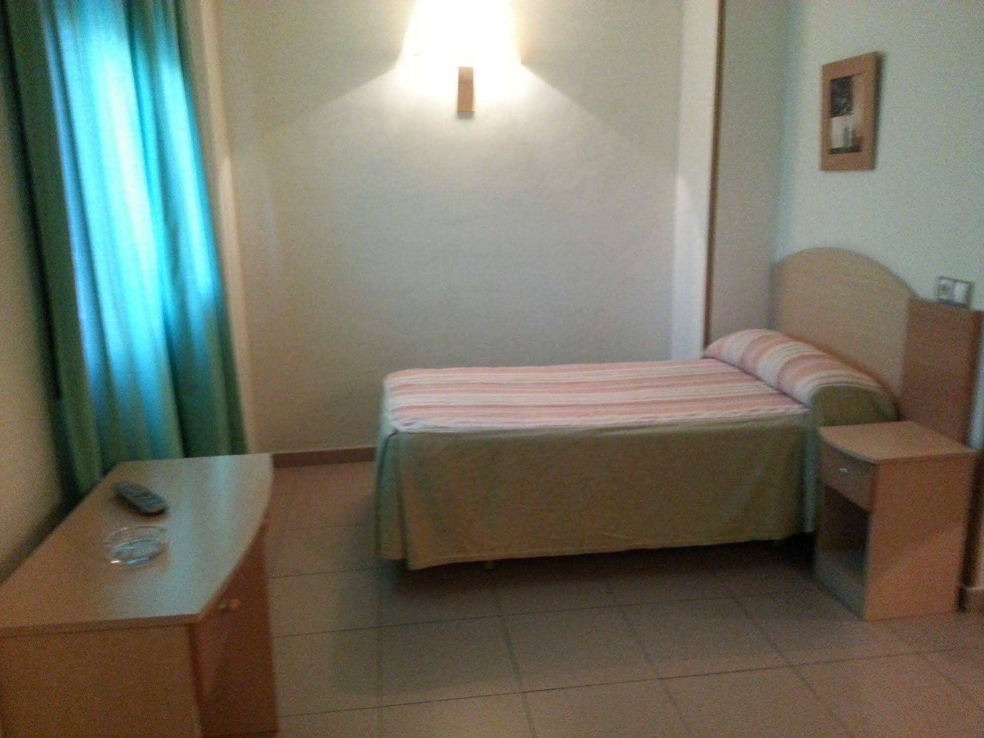 Hostal El Arco Mejorada Del Campo Eksteriør bilde